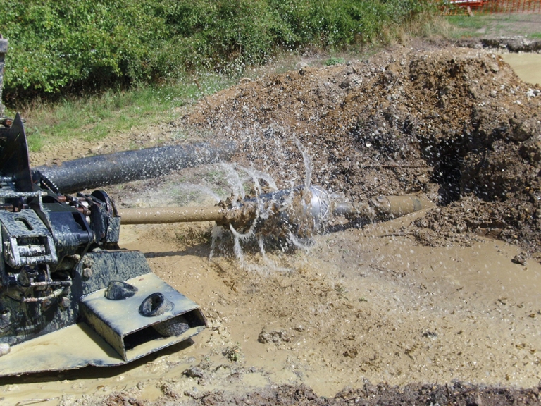 ‘NO-DIG’ contractor, specialising in a range of trenchless applications