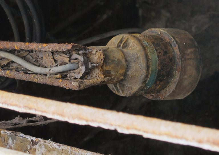 A dB6 Ultrasonic Level Transducer proves its resilience against the corrosive H2S gas